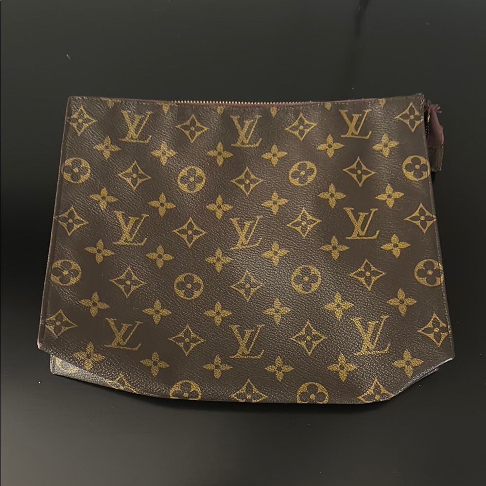 Louis Vuitton Monogram Clutch